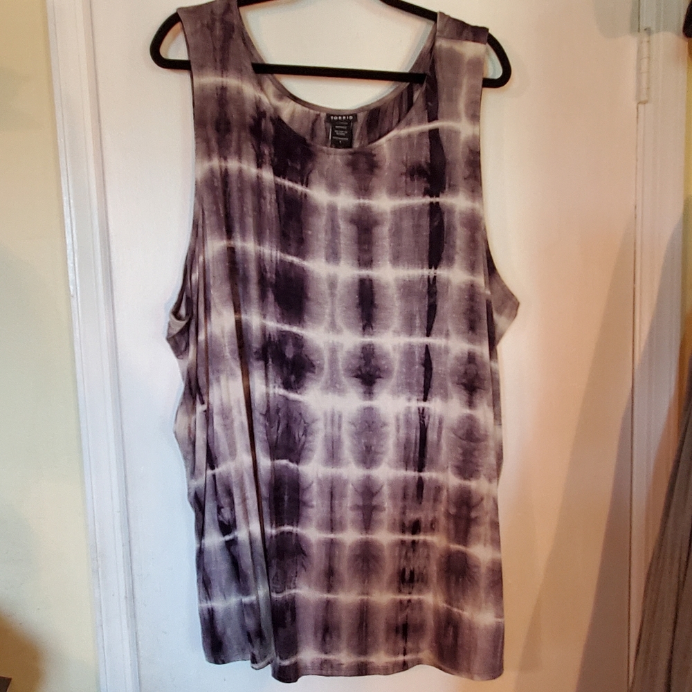 Torrid size 4 tie dye scalloped back tank top